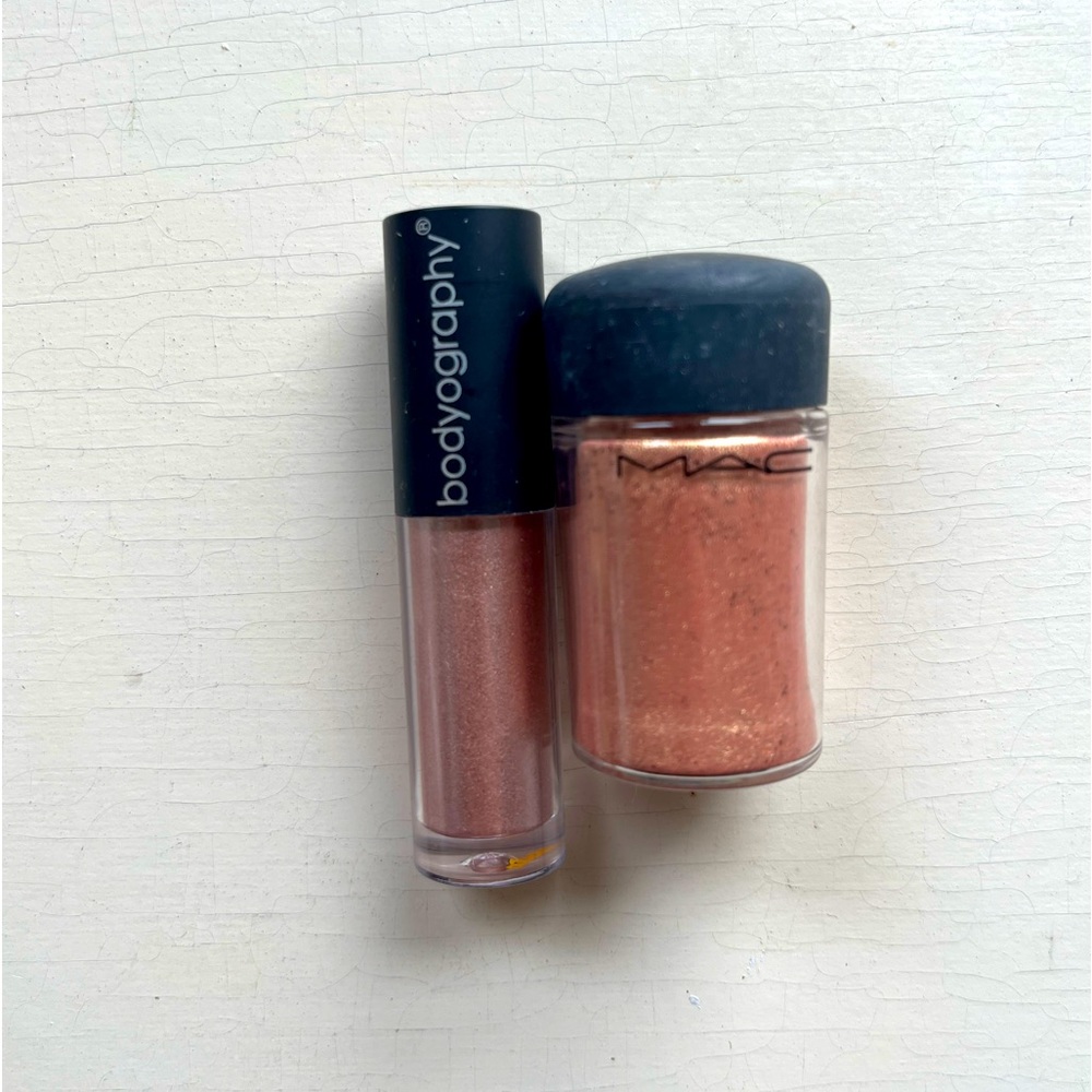 MAC pigment in melon & Bodyography crystal glide liquid eyeshadow in moonstone